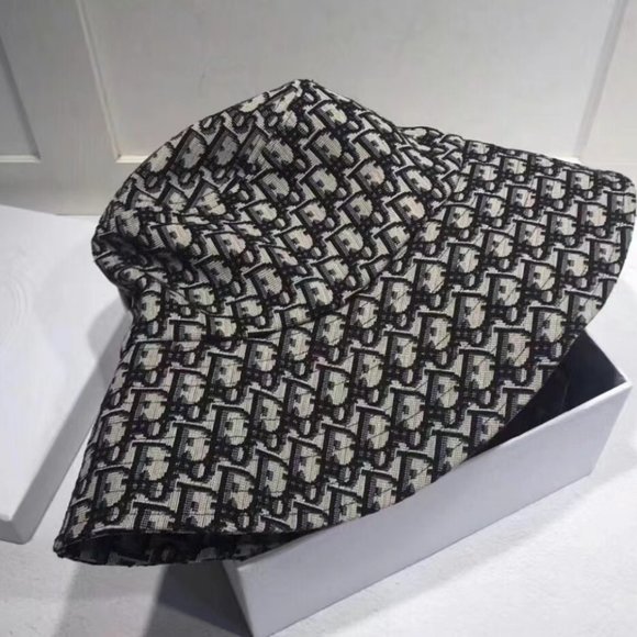 Dior bucket hat  100% authentic brand new unused main image 4
